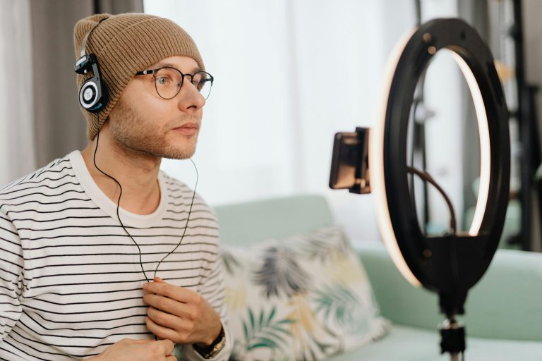 The influence of virtual fashion in digital realities