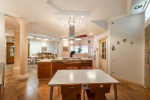 Open Floor Plans Versus Traditional Room Layouts